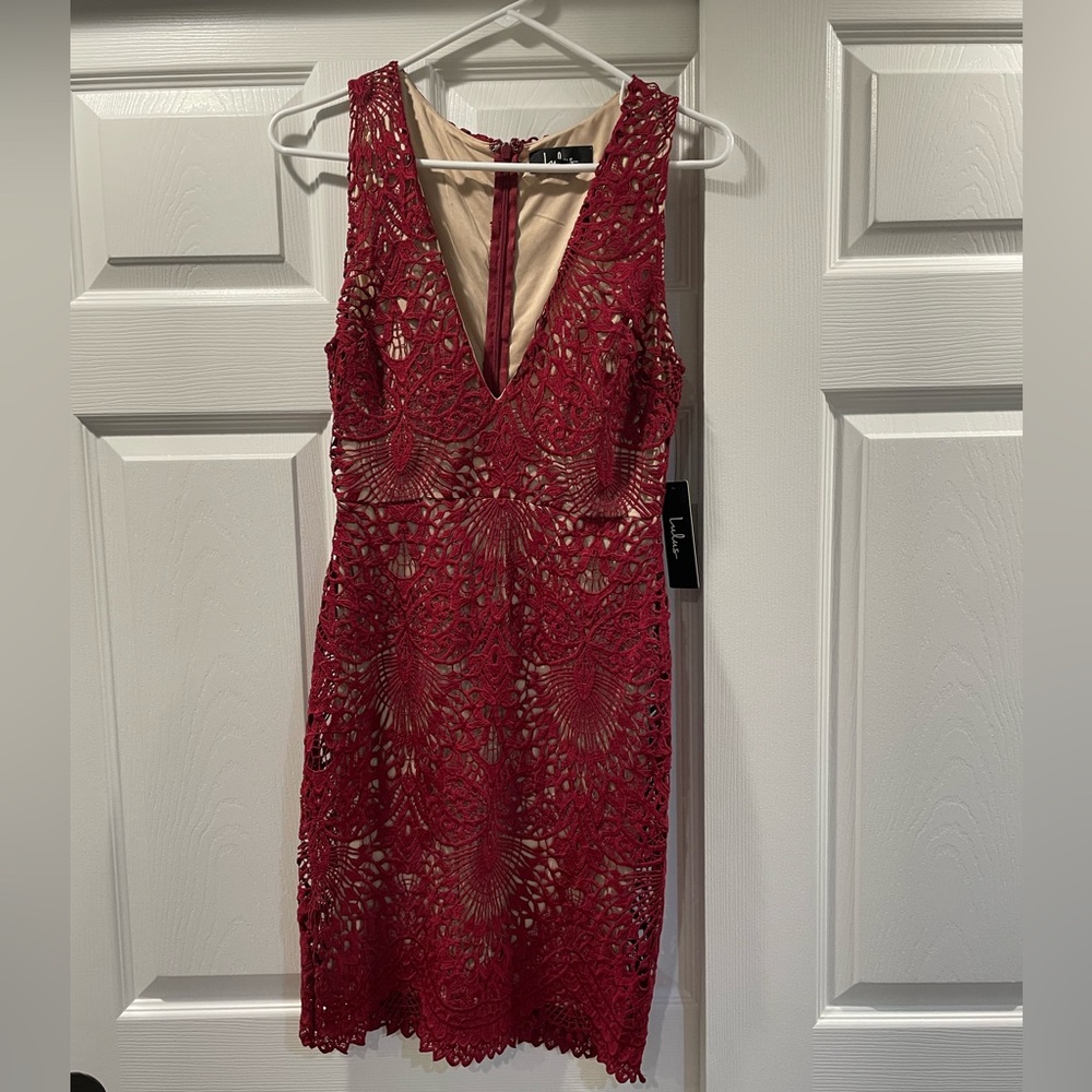 Lulu’s red lace dress size S